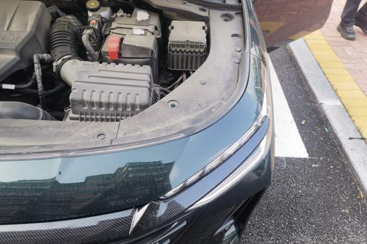 Used Chery Arrizo 8 2023 High-Energy Edition 2.0T DCT Luxury Engine Bay Left