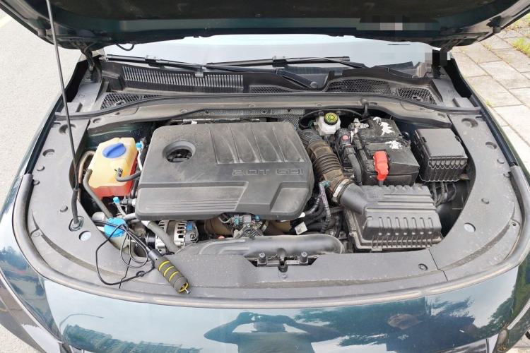 Used Chery Arrizo 8 2023 High-Performance Edition 2.0T DCT Powerfully Equipped Engine Bay