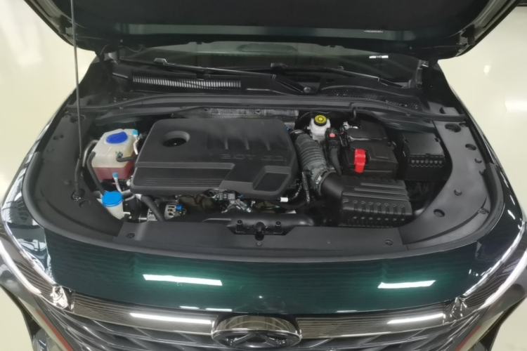 Used Chery Arrizo 8 2023 High-Performance Edition 2.0T DCT Powerfully Equipped Engine Bay