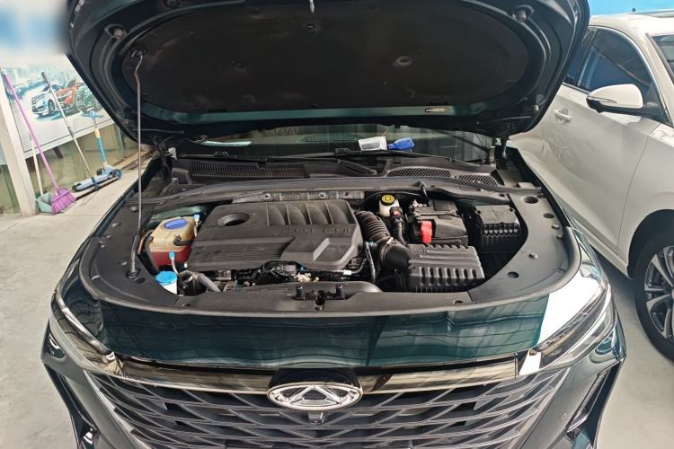 Used Chery Arrizo 8 2023 High-Performance Edition 2.0T DCT Powerfully Equipped Engine Bay