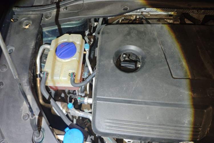 Used Chery Arrizo 8 2023 High-Performance Edition 2.0T DCT Powerfully Equipped Engine Bay Right