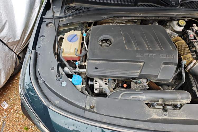 Used Chery Arrizo 8 2023 High-Performance Edition 2.0T DCT Powerfully Equipped Engine Bay Right