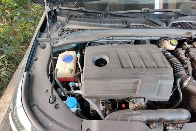 Used Chery Arrizo 8 2023 High-Performance Edition 2.0T DCT Powerfully Equipped Engine Bay Right