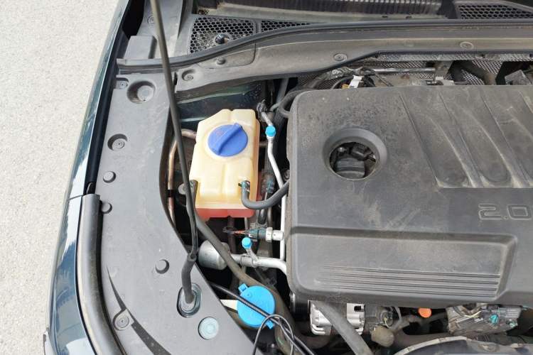 Used Chery Arrizo 8 2023 High-Performance Edition 2.0T DCT Powerfully Equipped Engine Bay Right