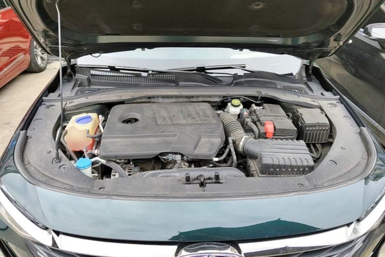 Used Chery Arrizo 8 2023 High-Performance Edition 2.0T DCT Powerfully Equipped Engine Bay