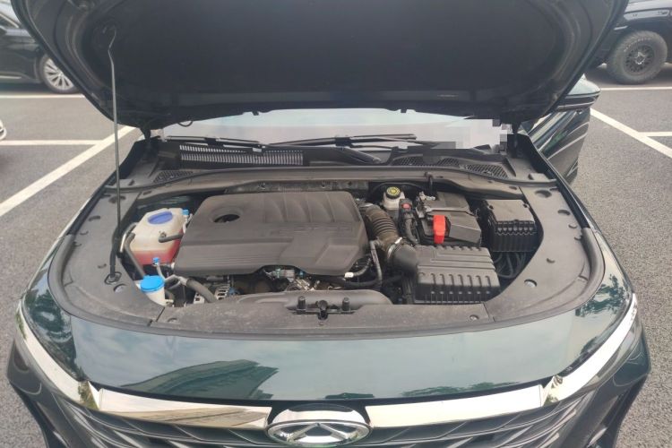 Used Chery Arrizo 8 2023 High-Performance Edition 2.0T DCT Powerfully Equipped Engine Bay
