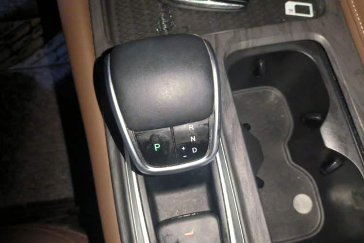 Used Chery Arrizo 8 2023 High-Performance Edition 2.0T DCT Powerfully Equipped Gear Lever