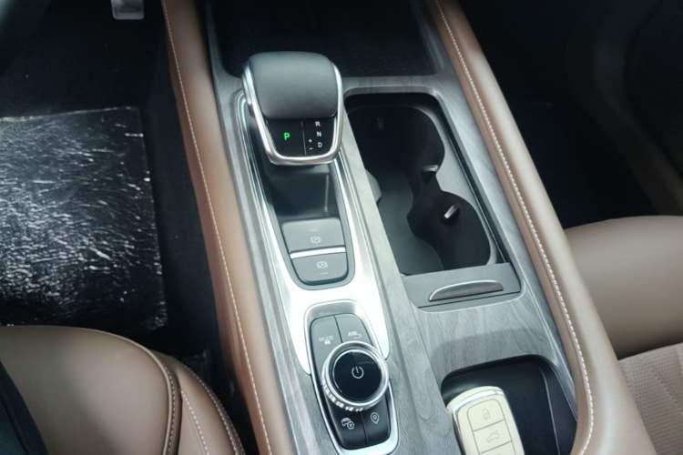 Used Chery Arrizo 8 2023 High-Energy Edition 2.0T DCT Luxury Gear Lever
