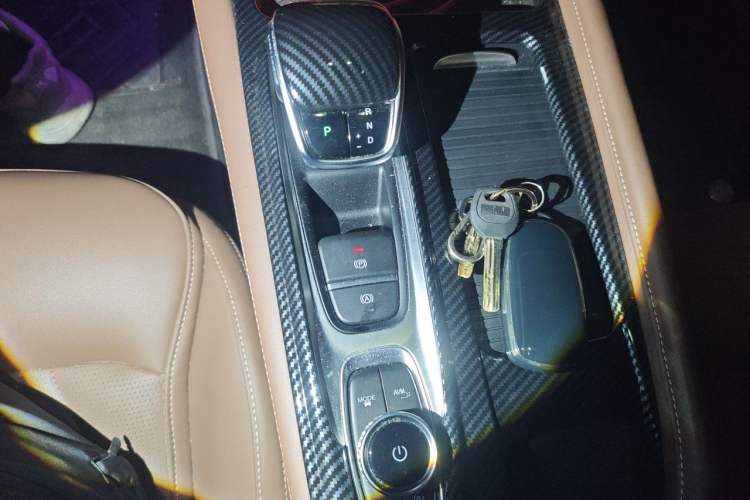Used Chery Arrizo 8 2023 High-Performance Edition 2.0T DCT Powerfully Equipped Gear Lever