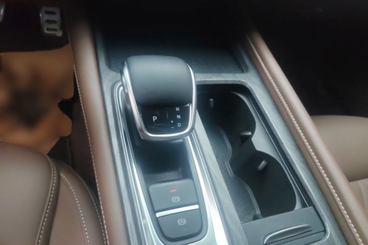 Used Chery Arrizo 8 2023 High-Performance Edition 2.0T DCT Powerfully Equipped Gear Lever