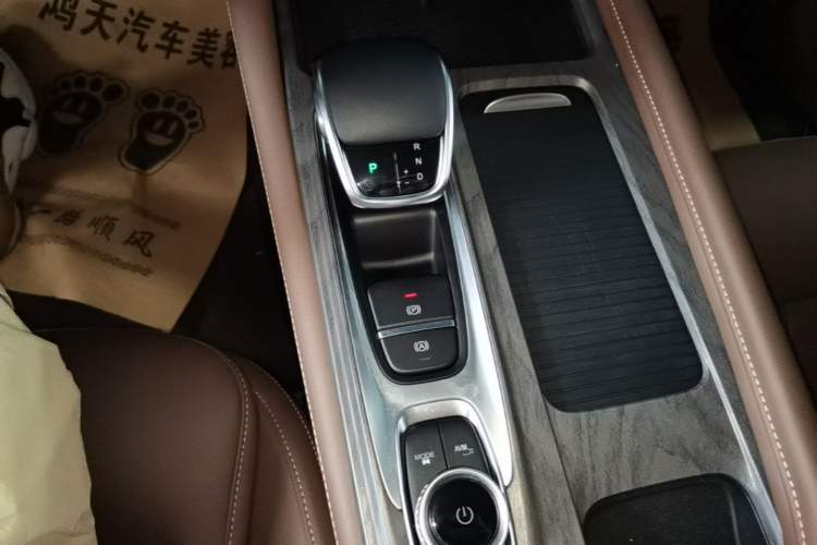 Used Chery Arrizo 8 2023 High-Performance Edition 2.0T DCT Powerfully Equipped Gear Lever