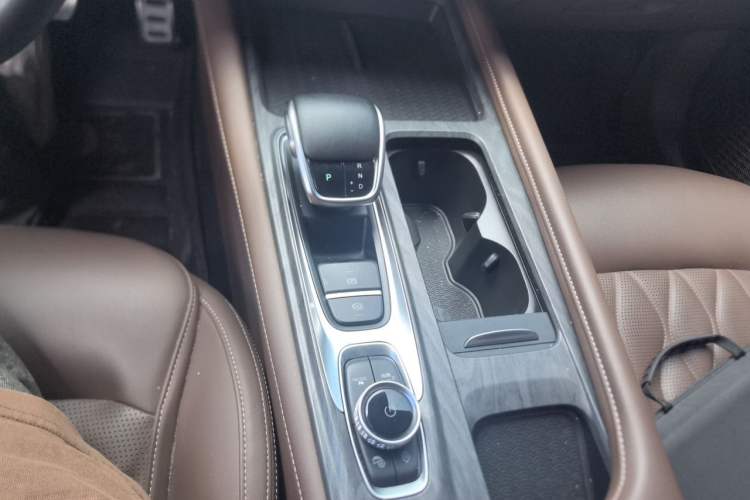 Used Chery Arrizo 8 2023 High-Energy Edition 2.0T DCT Luxury Gear Lever