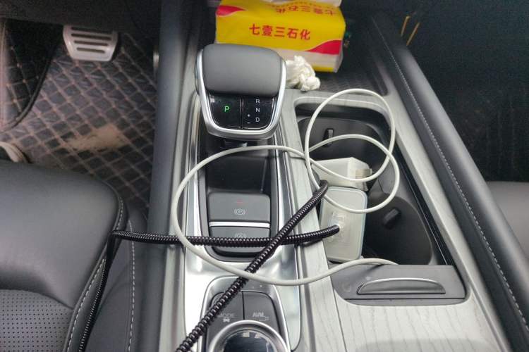 Used Chery Arrizo 8 2023 High-Energy Edition 2.0T DCT Luxury Gear Lever