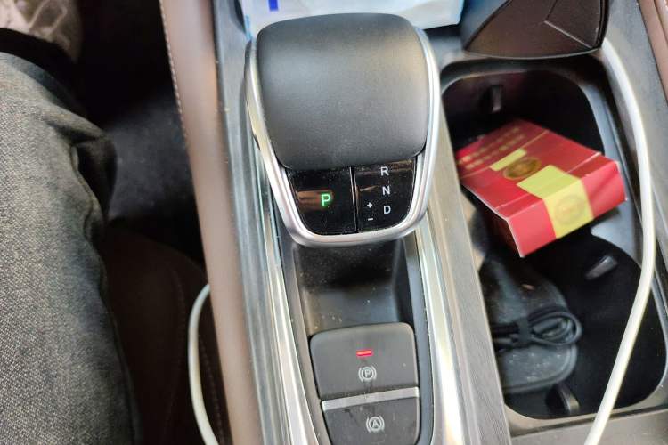 Used Chery Arrizo 8 2023 High-Performance Edition 2.0T DCT Powerfully Equipped Gear Lever