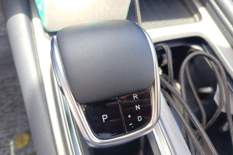 Used Chery Arrizo 8 2023 High-Energy Edition 2.0T DCT Luxury Gear Lever