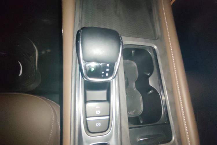 Used Chery Arrizo 8 2023 High-Performance Edition 2.0T DCT Powerfully Equipped Gear Lever