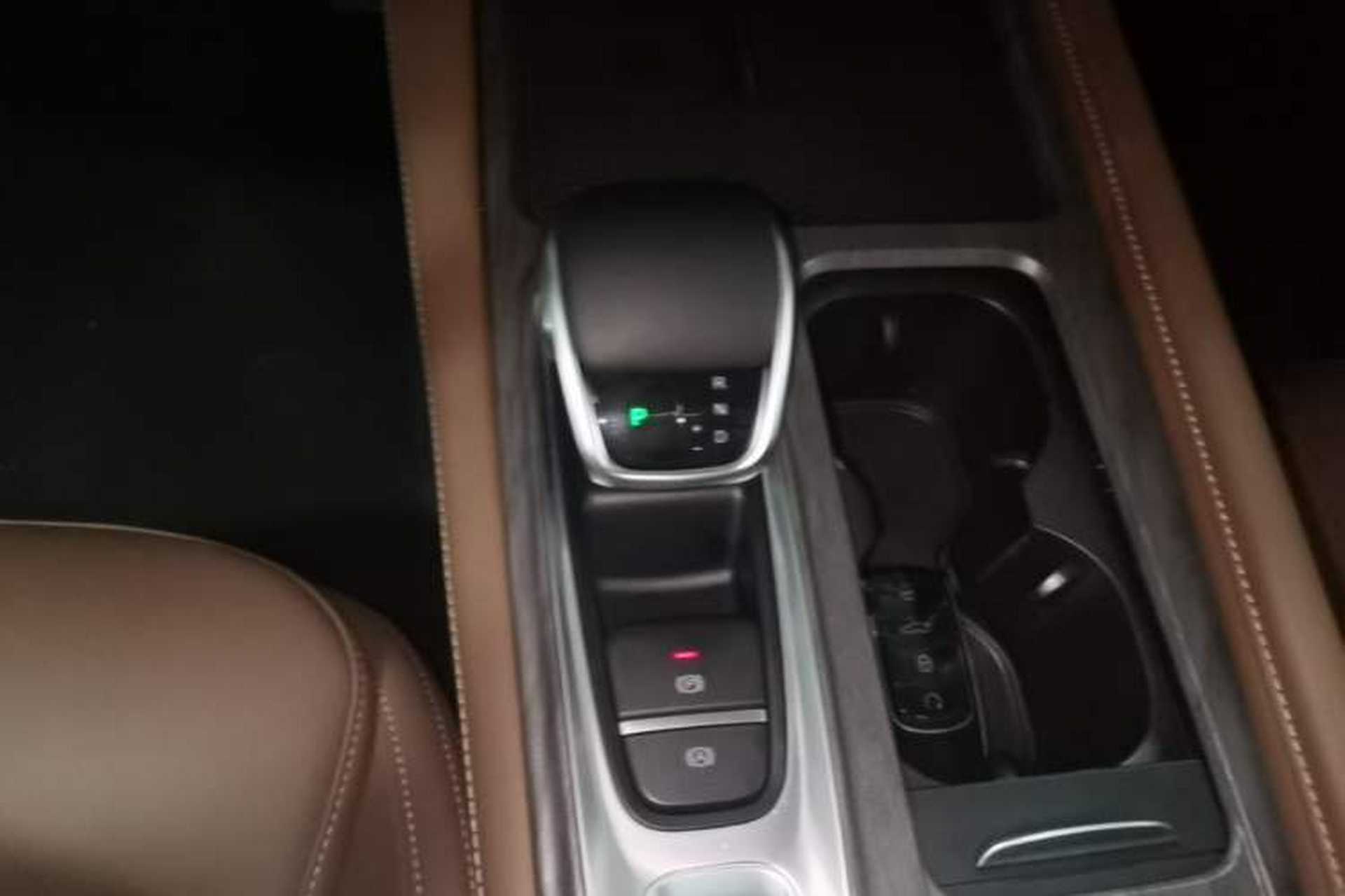Used Chery Arrizo 8 2023 High-Performance Edition 2.0T DCT Powerfully Equipped Gear Lever
