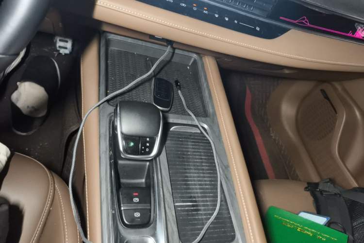 Used Chery Arrizo 8 2023 High-Performance Edition 2.0T DCT Powerfully Equipped Gear Lever