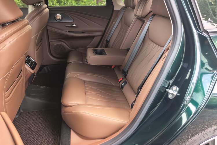 Used Chery Arrizo 8 2023 High-Energy Edition 2.0T DCT Luxury Interior 1