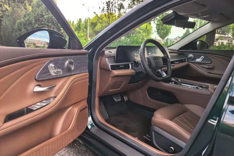 Used Chery Arrizo 8 2023 High-Energy Edition 2.0T DCT Luxury Interior 2