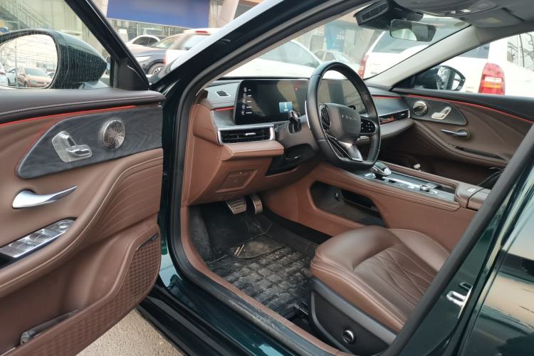 Used Chery Arrizo 8 2023 High-Energy Edition 2.0T DCT Luxury Interior 3