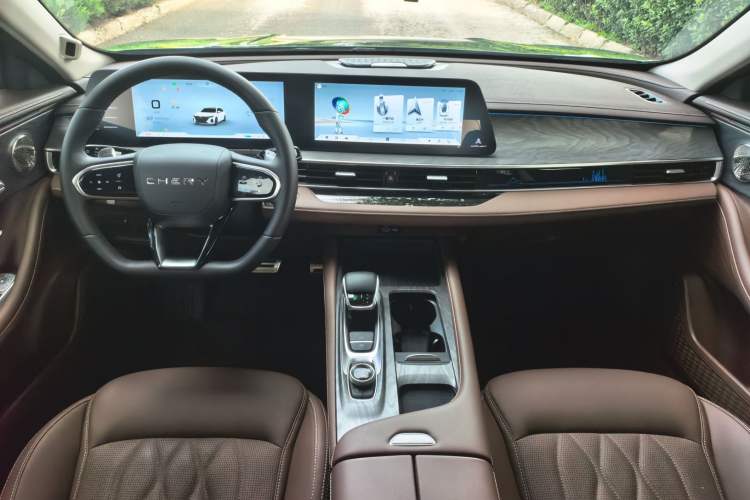 Used Chery Arrizo 8 2023 High-Energy Edition 2.0T DCT Luxury Interior 3