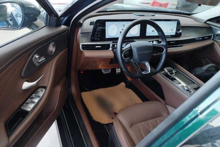 Used Chery Arrizo 8 2023 High-Energy Edition 2.0T DCT Luxury Interior 4