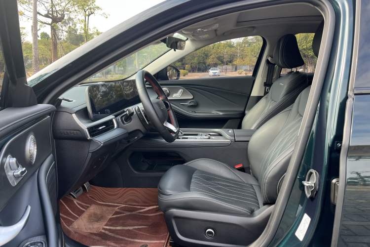 Used Chery Arrizo 8 2023 High-Energy Edition 2.0T DCT Luxury Interior 4