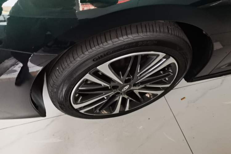 Used Chery Arrizo 8 2023 High-Performance Edition 2.0T DCT Powerfully Equipped Left Front Wheel Hub