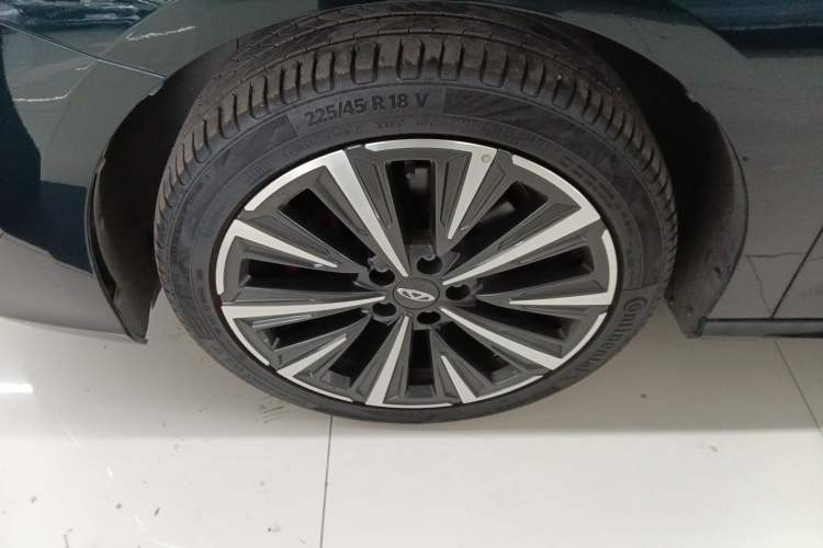 Used Chery Arrizo 8 2023 High-Energy Edition 2.0T DCT Luxury Left Front Wheel Hub