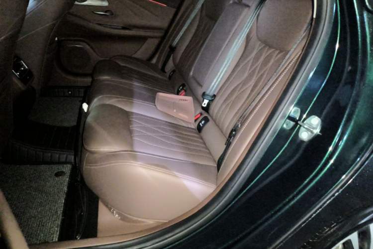 Used Chery Arrizo 8 2023 High-Performance Edition 2.0T DCT Powerfully Equipped Left Rear Seat