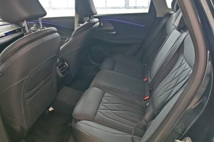 Used Chery Arrizo 8 2023 High-Performance Edition 2.0T DCT Powerfully Equipped Left Rear Seat