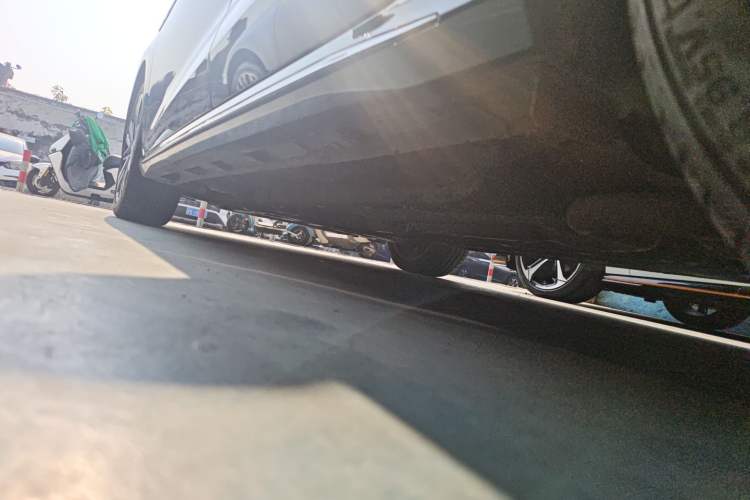 Used Chery Arrizo 8 2023 High-Performance Edition 2.0T DCT Powerfully Equipped Left Side Sill