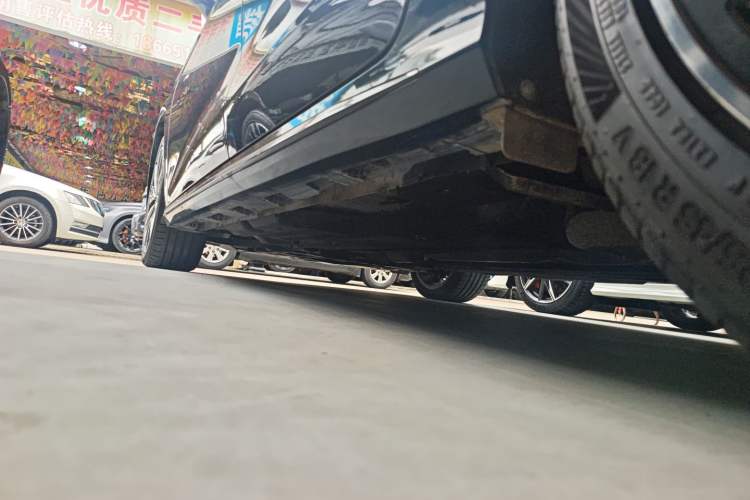 Used Chery Arrizo 8 2023 High-Energy Edition 2.0T DCT Luxury Left Side Sill
