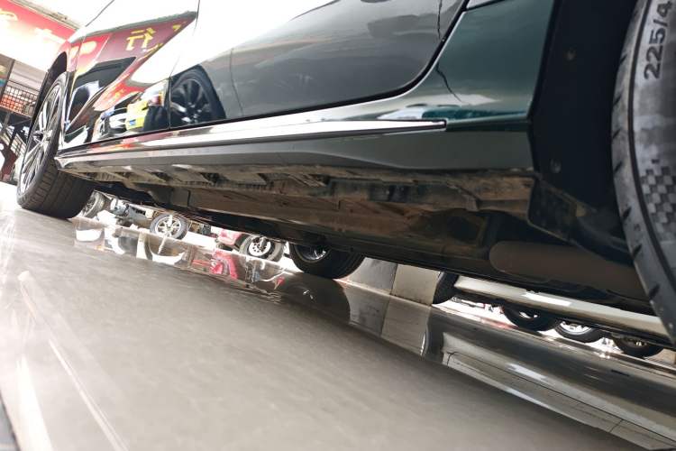 Used Chery Arrizo 8 2023 High-Performance Edition 2.0T DCT Powerfully Equipped Left Side Sill