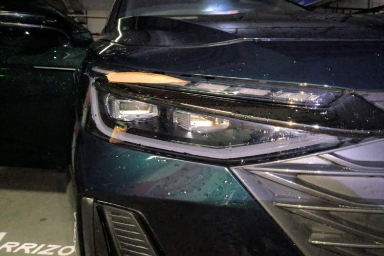 Used Chery Arrizo 8 2023 High-Performance Edition 2.0T DCT Powerfully Equipped Right Front Headlight