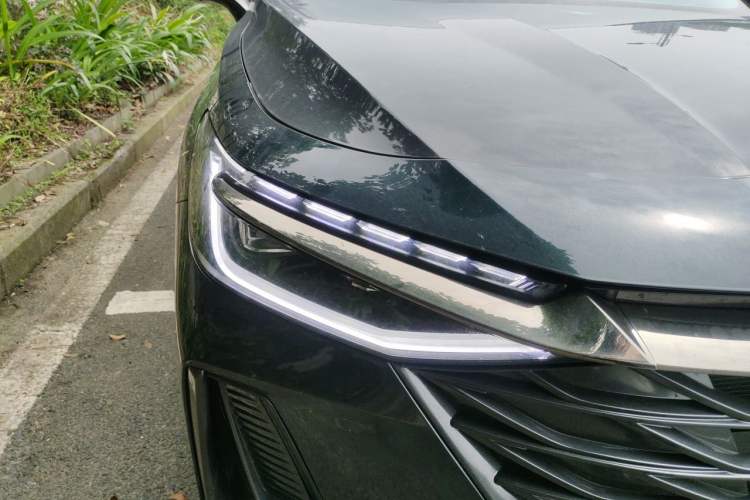 Used Chery Arrizo 8 2023 High-Performance Edition 2.0T DCT Powerfully Equipped Right Front Headlight