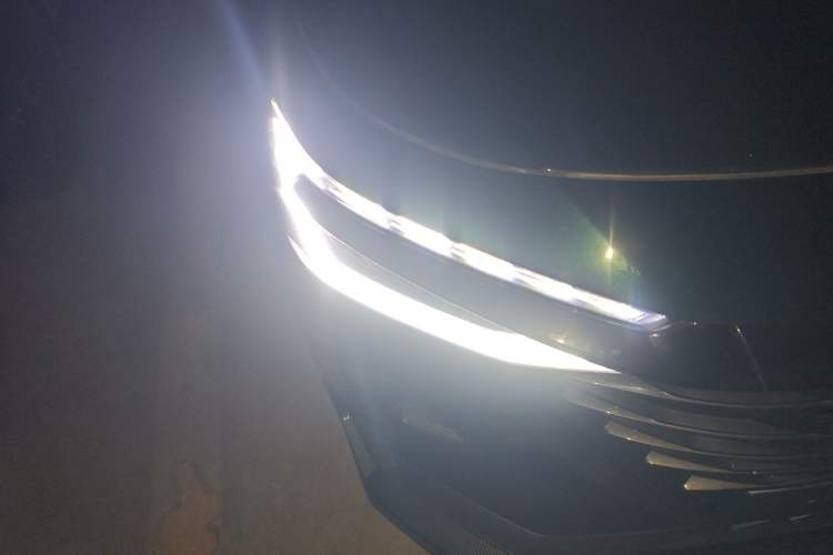 Used Chery Arrizo 8 2023 High-Performance Edition 2.0T DCT Powerfully Equipped Right Front Headlight