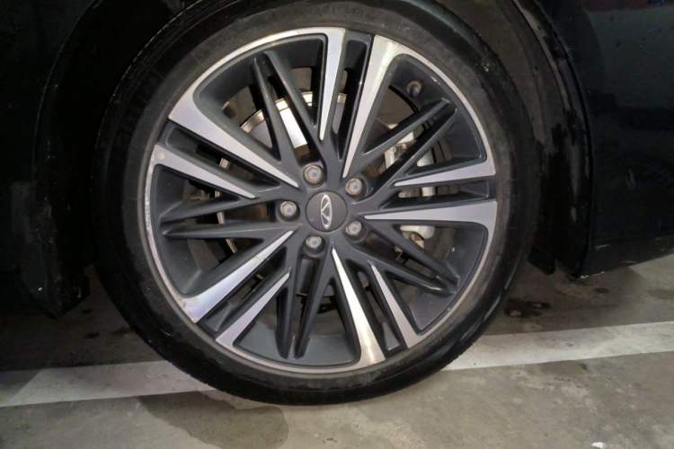 Used Chery Arrizo 8 2023 High-Performance Edition 2.0T DCT Powerfully Equipped Right Front Wheel Hub