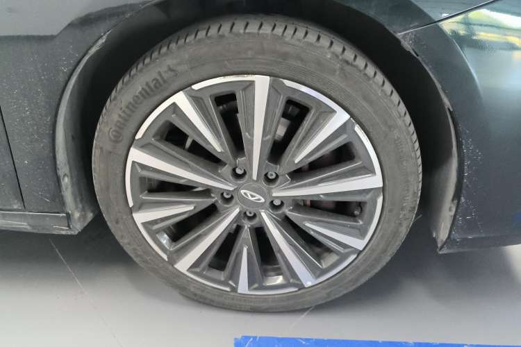 Used Chery Arrizo 8 2023 High-Energy Edition 2.0T DCT Luxury Right Front Wheel Hub