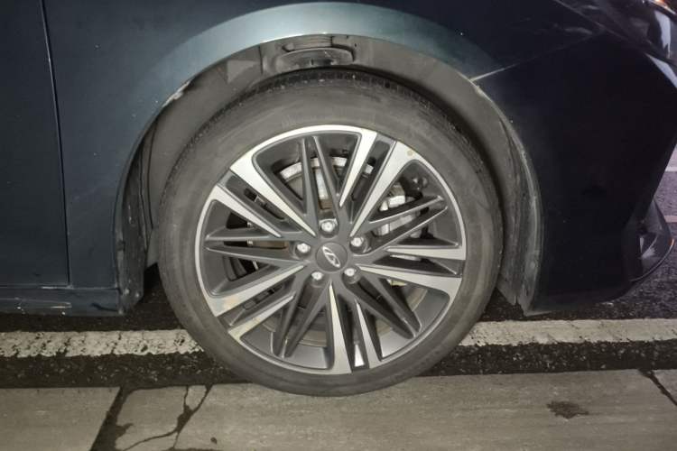Used Chery Arrizo 8 2023 High-Performance Edition 2.0T DCT Powerfully Equipped Right Front Wheel Hub