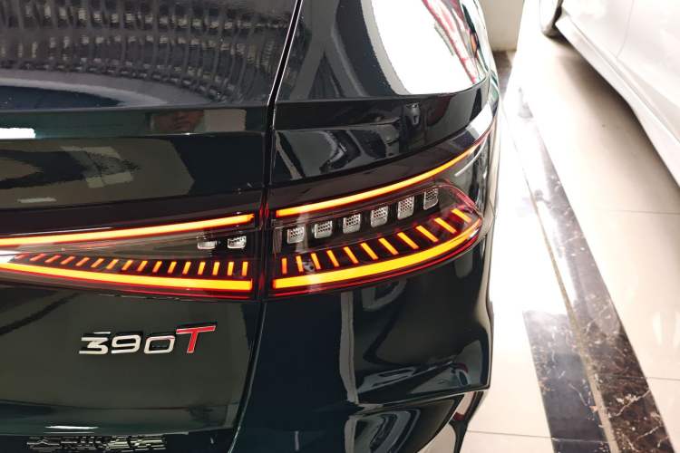 Used Chery Arrizo 8 2023 High-Performance Edition 2.0T DCT Powerfully Equipped Right Rear Taillight