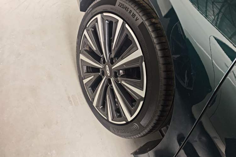 Used Chery Arrizo 8 2023 High-Energy Edition 2.0T DCT Luxury Right Rear Wheel Hub