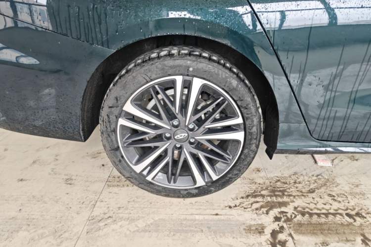 Used Chery Arrizo 8 2023 High-Performance Edition 2.0T DCT Powerfully Equipped Right Rear Wheel Hub