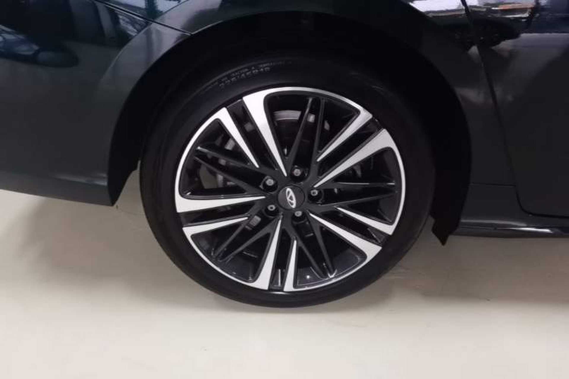 Used Chery Arrizo 8 2023 High-Performance Edition 2.0T DCT Powerfully Equipped Right Rear Wheel Hub