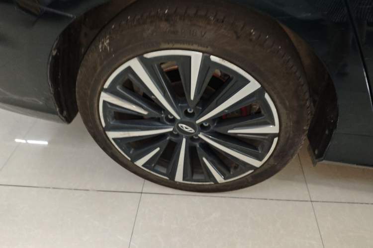Used Chery Arrizo 8 2023 High-Energy Edition 2.0T DCT Luxury Right Rear Wheel Hub