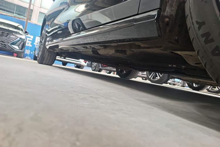 Used Chery Arrizo 8 2023 High-Energy Edition 2.0T DCT Luxury Right Side Sill