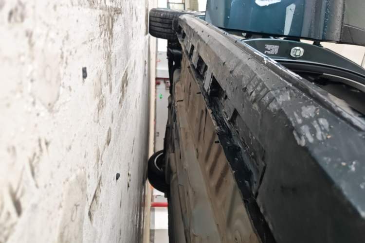 Used Chery Arrizo 8 2023 High-Performance Edition 2.0T DCT Powerfully Equipped Right Side Sill