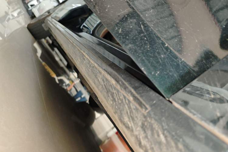 Used Chery Arrizo 8 2023 High-Energy Edition 2.0T DCT Luxury Right Side Sill