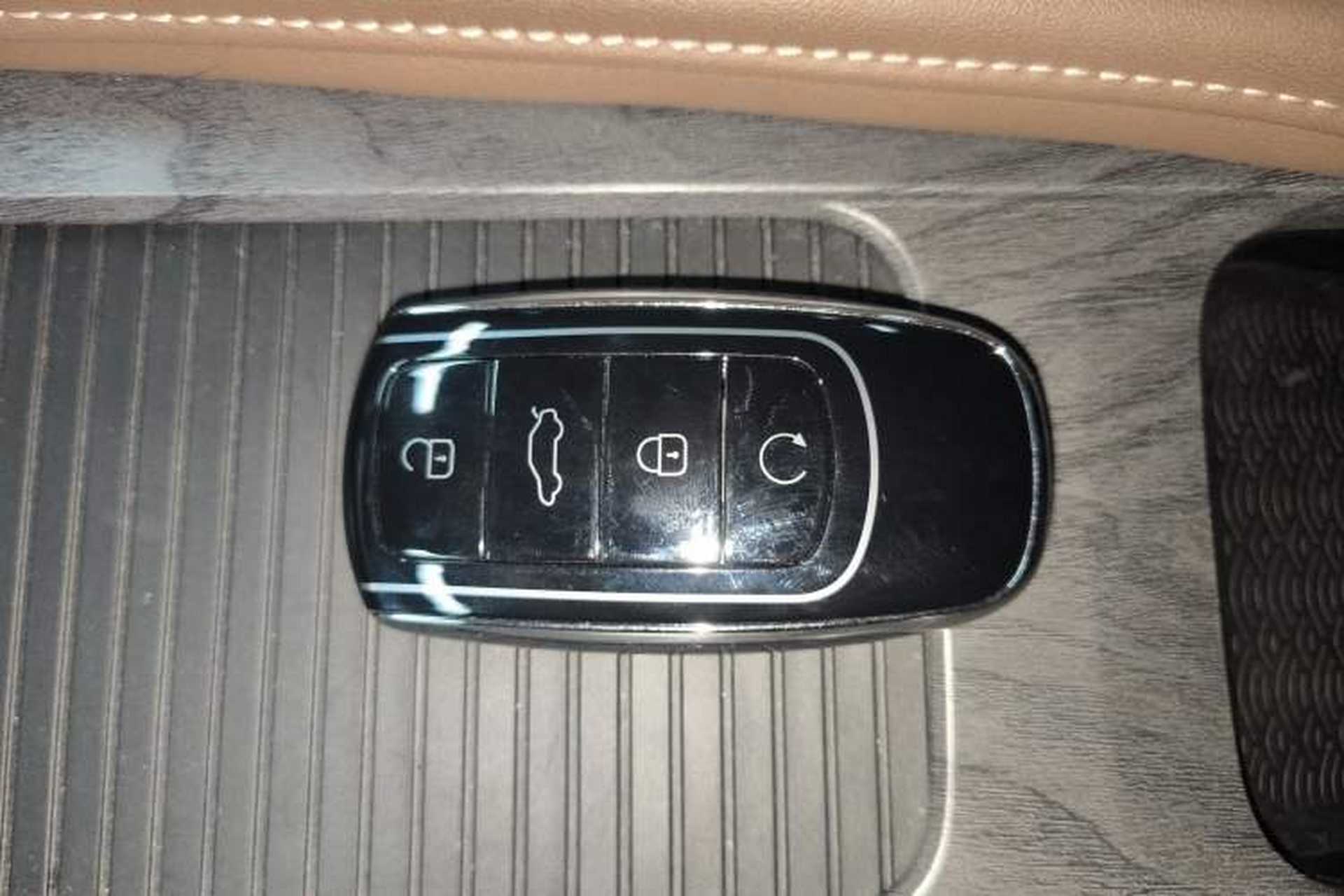 Used Chery Arrizo 8 2023 High-Performance Edition 2.0T DCT Powerfully Equipped Vehicle Key